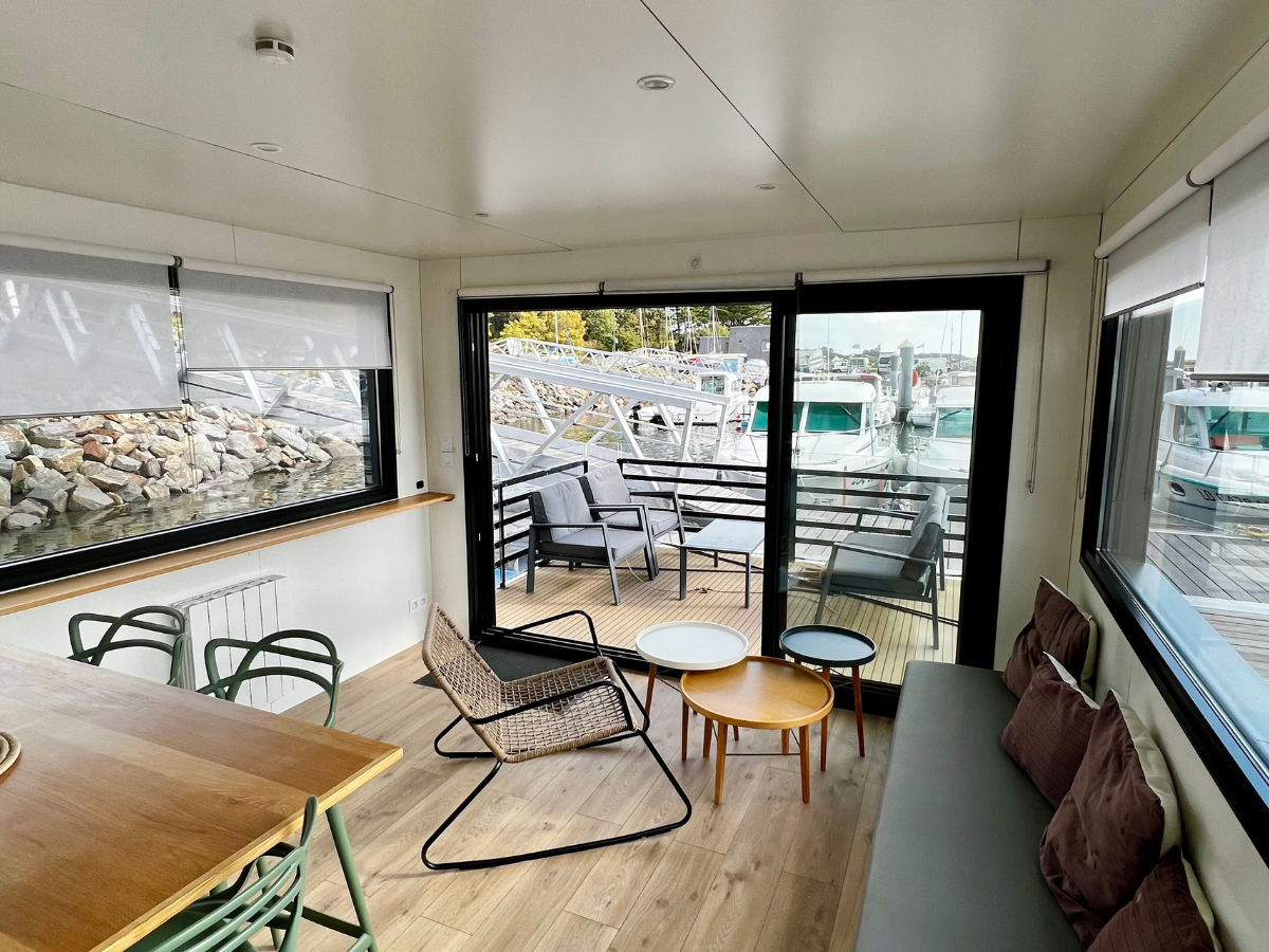 Lodge Boat